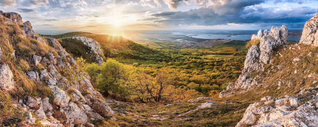 Výhledy nad soutěskou, Pálava, obraz krajiny jižní Moravy