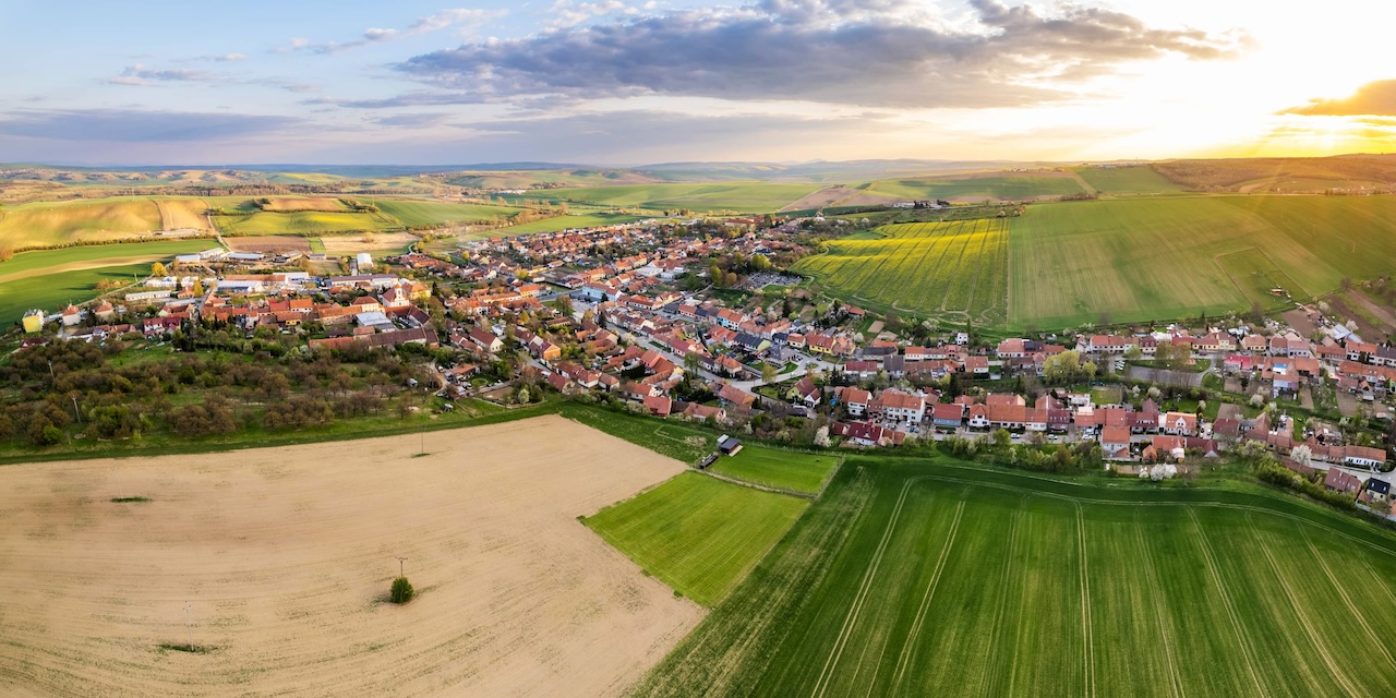 Žarošice při západu, Žarošice, obraz krajiny jižní Moravy